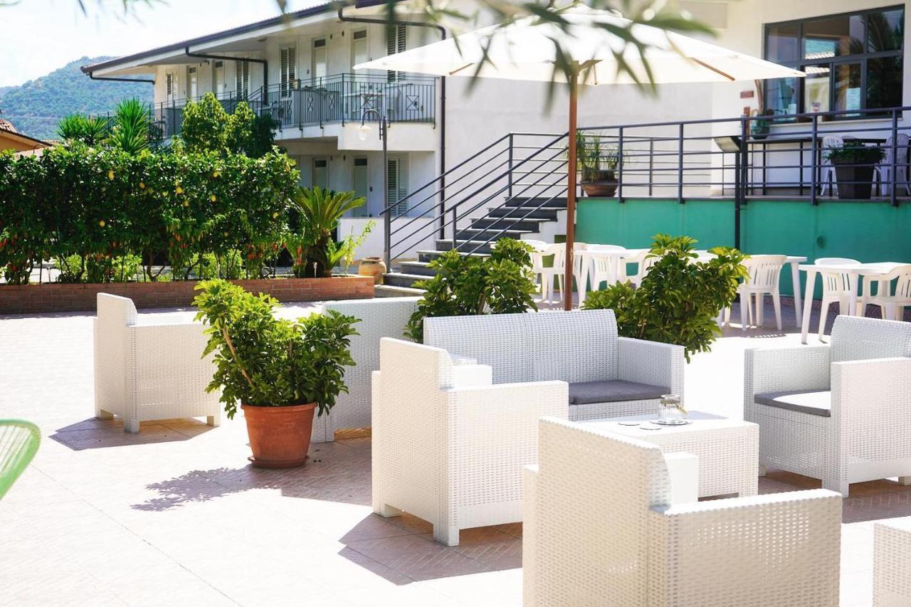 Medimare Residence Club Patti Bagian luar foto