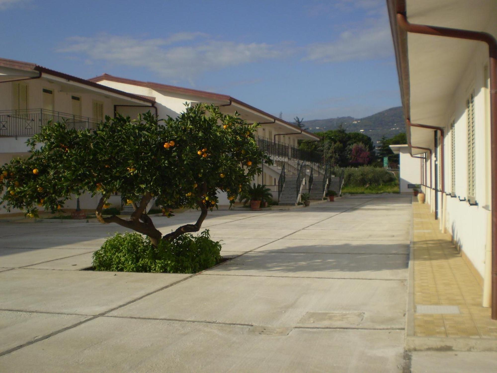 Medimare Residence Club Patti Bagian luar foto