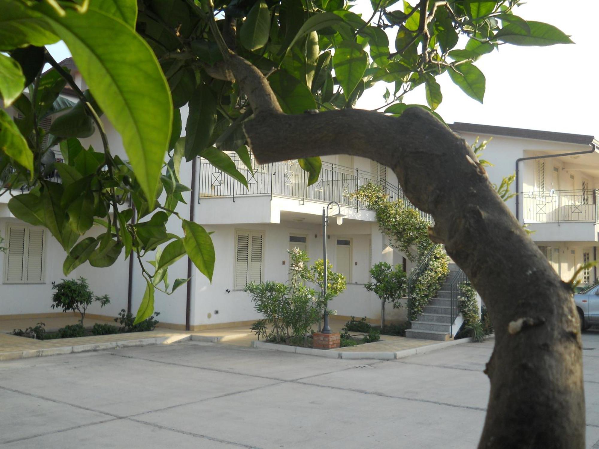 Medimare Residence Club Patti Bagian luar foto