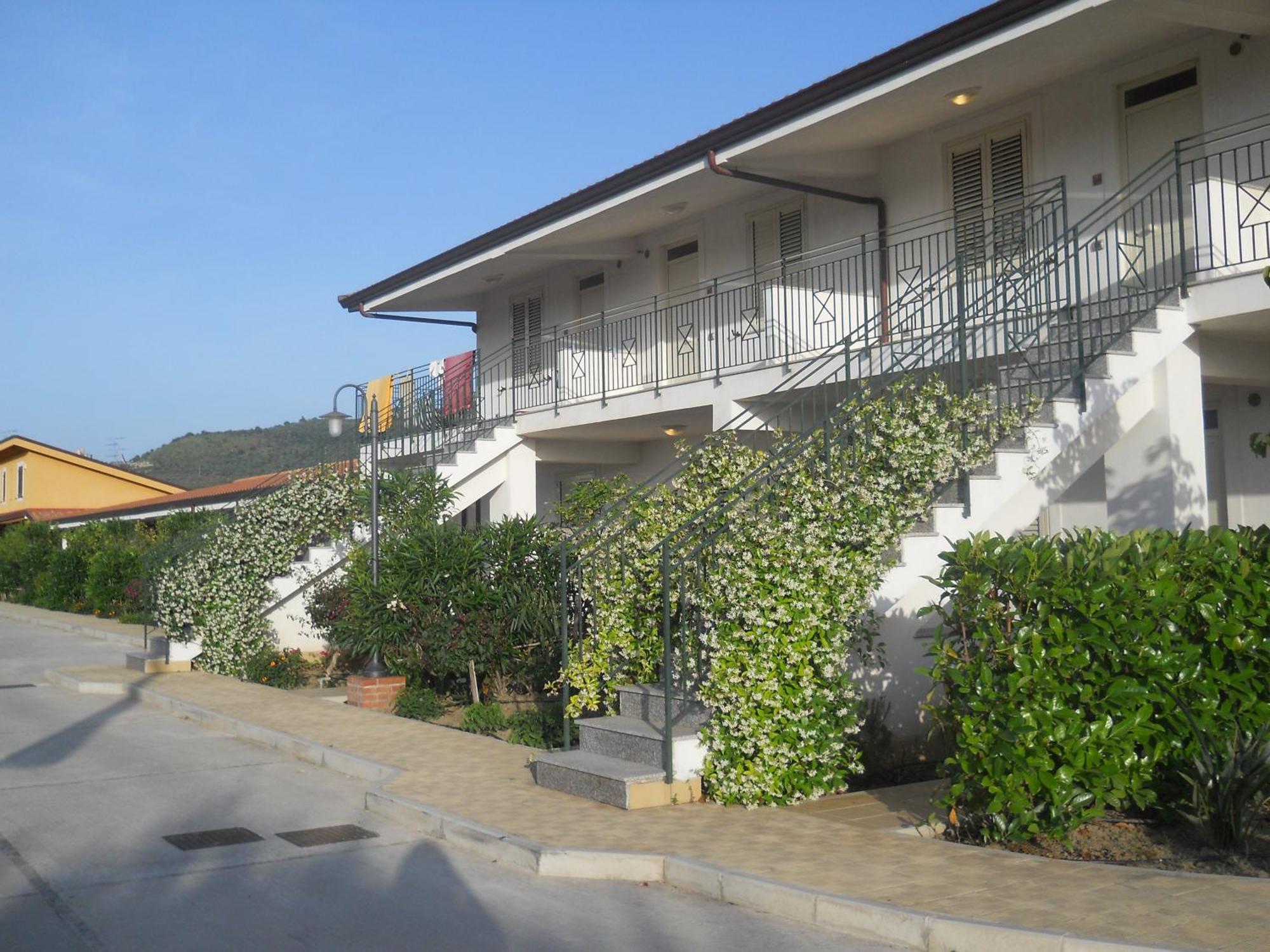 Medimare Residence Club Patti Bagian luar foto