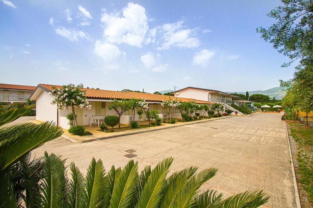 Medimare Residence Club Patti Bagian luar foto