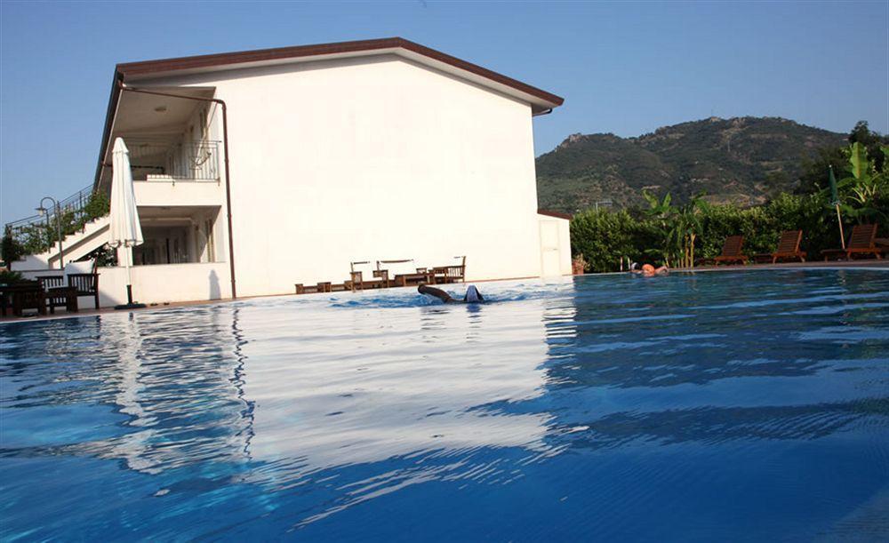 Medimare Residence Club Patti Bagian luar foto